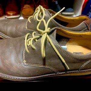 Johnston & Murphy leather casual sneaker